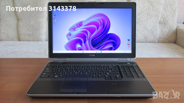 15.6 инча Dell с Intel i7,SSD,Full HD,подсветка лаптоп