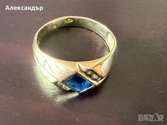 Златен пръстен с камък - 3,95 гр. 2 см. диаметър
