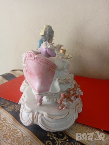 Порцеланова статуетка,композиция, снимка 6 - Други ценни предмети - 54075768
