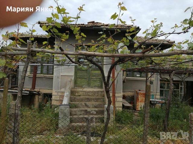 Продавам къща С Ловчанци.., снимка 2 - Къщи - 54193581
