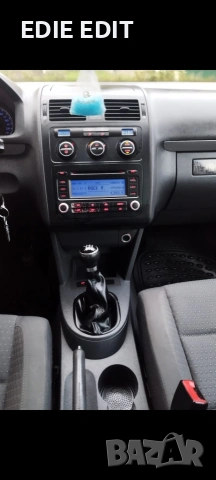VW Touran 2.0 TDI 7 МЕСТЕН перфектно състояние обслужен , снимка 11 - Автомобили и джипове - 54514112