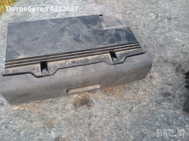  Жабка под предна седалка от VW Touran / Тоуран 1.4 TSI 2006г. , снимка 2 - Части - 54496222