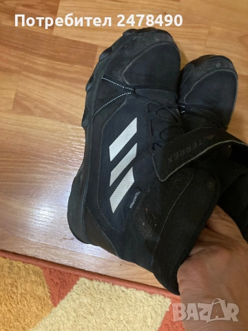 Обувки ,,Adidas”