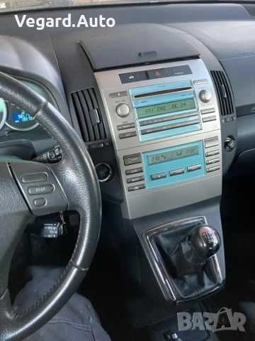 Toyota Corolla Verso 2.0d4d 116к.с. 2004г. се продава на части, снимка 4 - Автомобили и джипове - 55069548