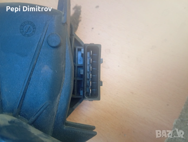 Педал газ за Volvo V70 II Estate (11.1999 - 12.2008), 30636004, снимка 2 - Части - 54539529