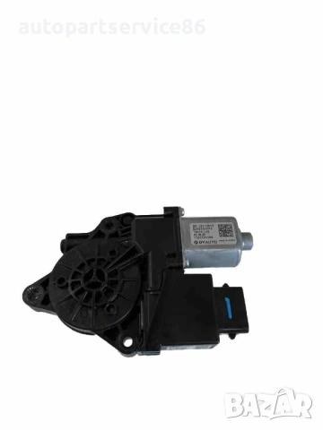 Мотор за преден ляв стъклоповдигач за Hyundai Santa Fe 2.2 CRDi (2020) 82450S1010