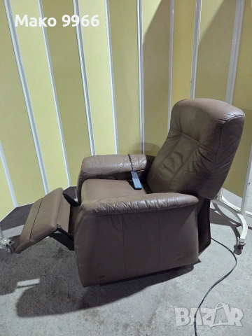Релаксиращ кожен стол,кресло за музика ,фотьойл, снимка 4 - Дивани и мека мебел - 54159274