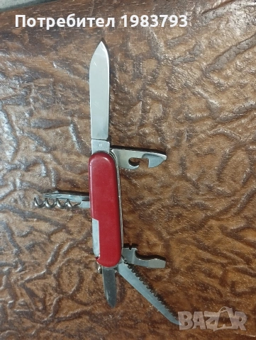 Стар модел Victorinox Switzerland с трион., снимка 2 - Ножове - 54700525