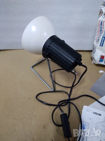 Инфрачервена лампа за нагревки PHILIPS 150W, снимка 3 - Соларни лампи - 55167979