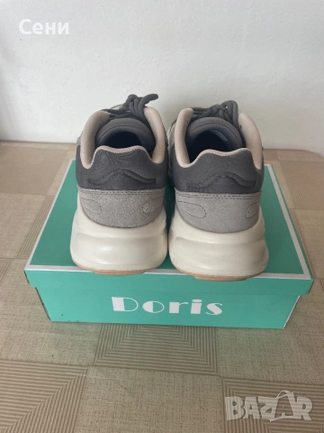 Adidas Ozelle, снимка 3 - Маратонки - 54706991