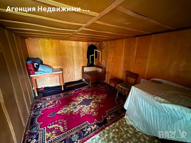 Две къщи в един двор в село Осенец , снимка 5 - Къщи - 55174850