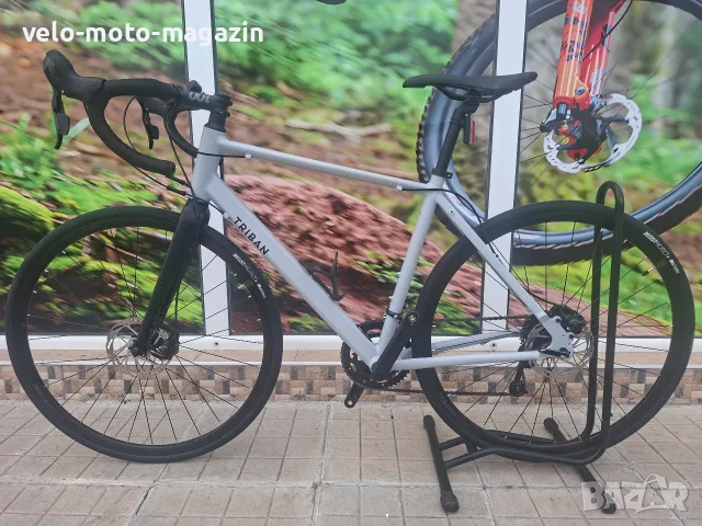  Продавам шосеен велосипед за велотуризъм Triban RC 120 Disc