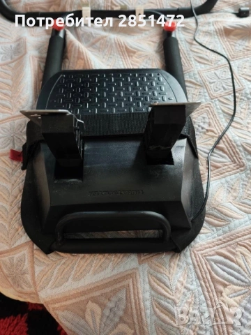 Волан и педали Thrustmaster T300 и седалка Playseat, снимка 3 - Геймърски - 54583779