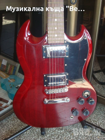 Електрическа китара с калъф, снимка 4 - Китари - 54121598