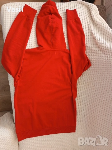 Червено худи, снимка 2 - Суичъри - 54100483