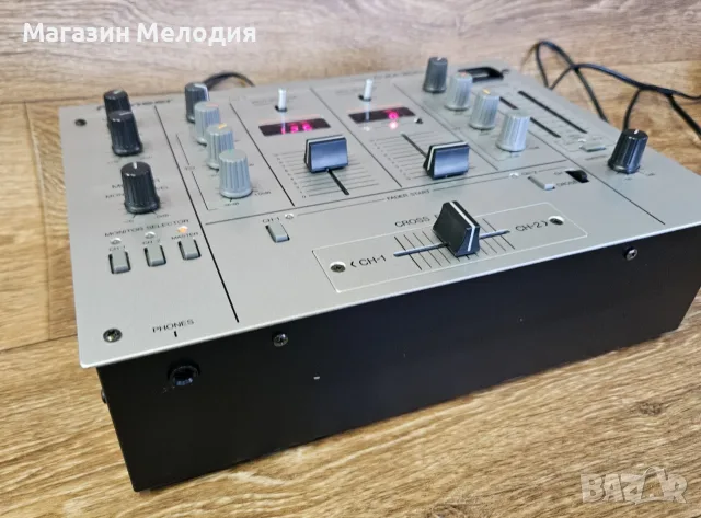 Миксер Pioneer DJM-300-S Silver / Легендарен DJ миксер Pioneer DJM-300-S – Култов аналогов модел с, снимка 8 - Ресийвъри, усилватели, смесителни пултове - 55429023