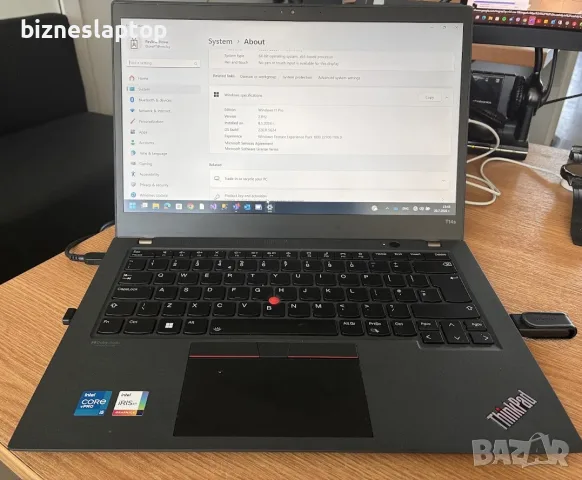 Продавам мощен бизнес лаптоп 14" (i5 11th Gen / 16GB RAM / Intel Iris Xe)