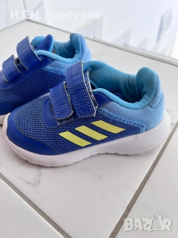 Маратонки адидас