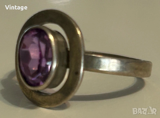 Прекрасен старинен съветски сребърен пръстен с естествен камък аметист 