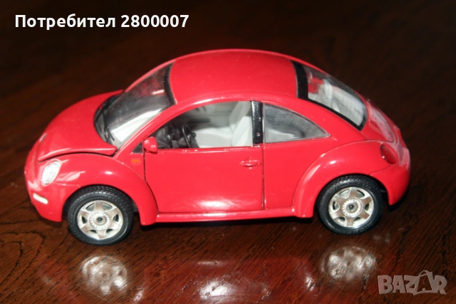 VOLKSWAGEN. New Beetle (1998). Bburago. 1/24, снимка 2 - Колекции - 54012846