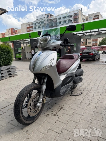 Продавам Piaggio Beverly 350st, снимка 12 - Мотоциклети и мототехника - 54505773