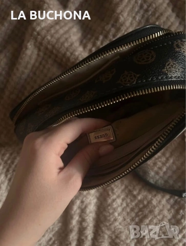Чанта Guess, снимка 7 - Чанти - 54067522