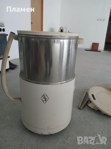 Продавам пералня Рига от старите модели