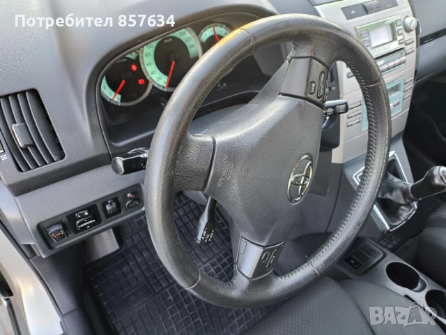 Продавам Toyota Corolla Verso бензин-газ 1,8-129 к.с. 2005 г., снимка 8 - Автомобили и джипове - 54439010