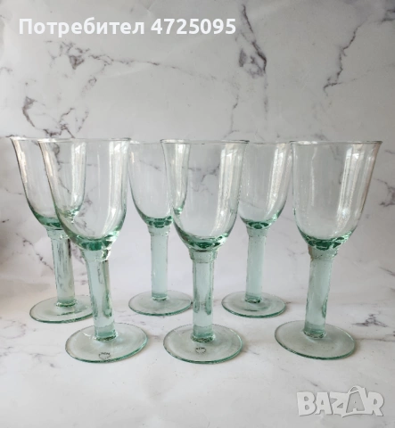 Винтидж чаши за вино