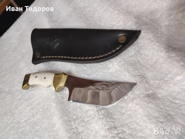 Нож за туризан и лов.