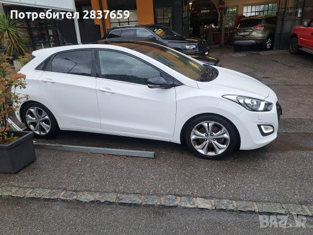 Хюндай i30 1.6 CRDI FULL , снимка 4 - Автомобили и джипове - 54444756