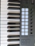 Novation Launchkey 61 MK4 в отлично състояние, снимка 3